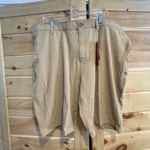 Men's 33,000 ft Flat Front Shorts Waist 44 Beige